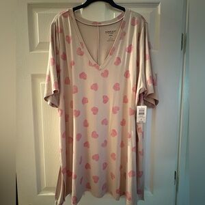 Torrid 4X pink hatch hearts on favorite tunic super soft v-neck side slit T NWT